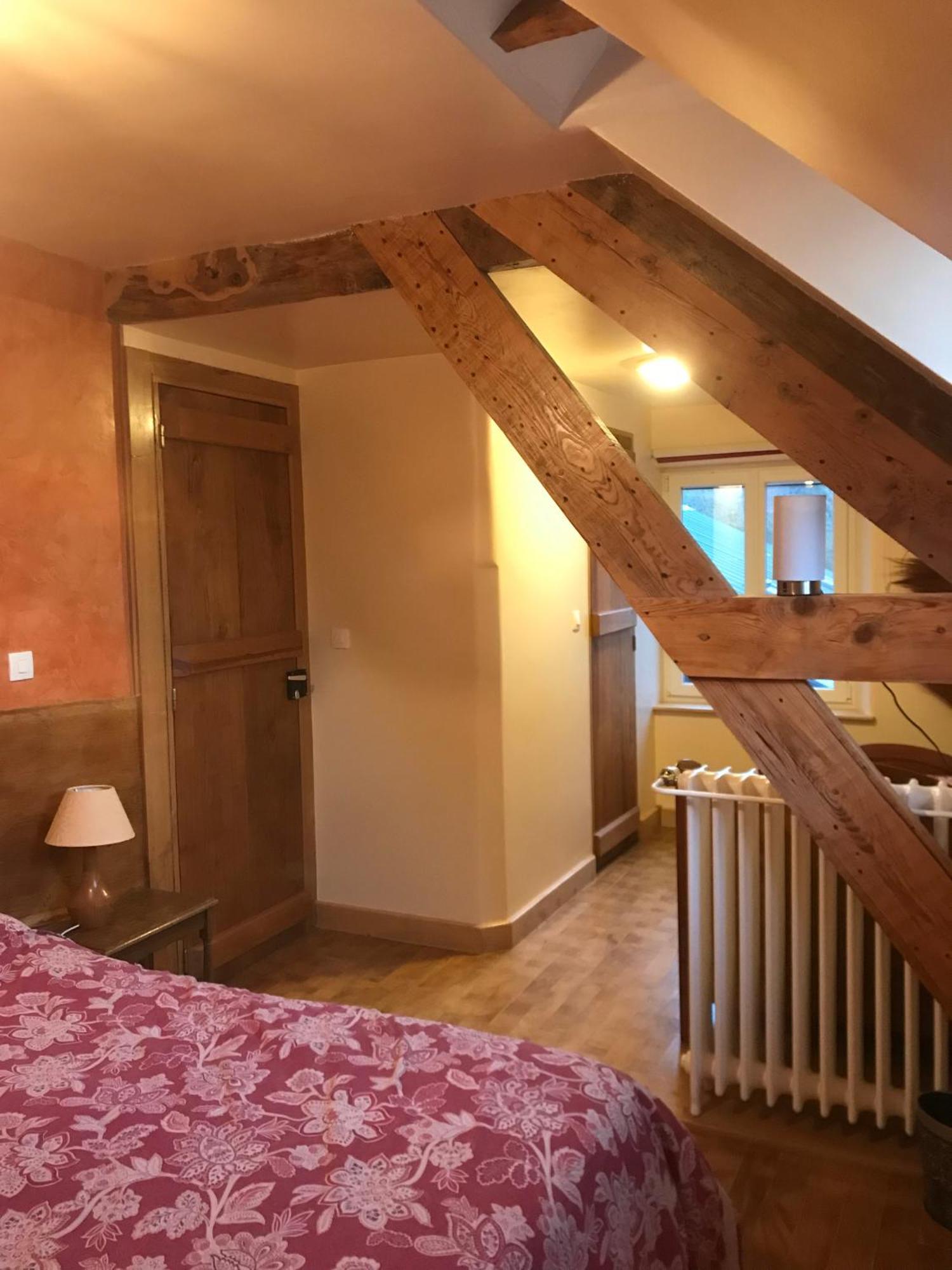 La Nesliere Chambres D'Hotes Bio Saint-Symphorien-des-Monts Dış mekan fotoğraf
